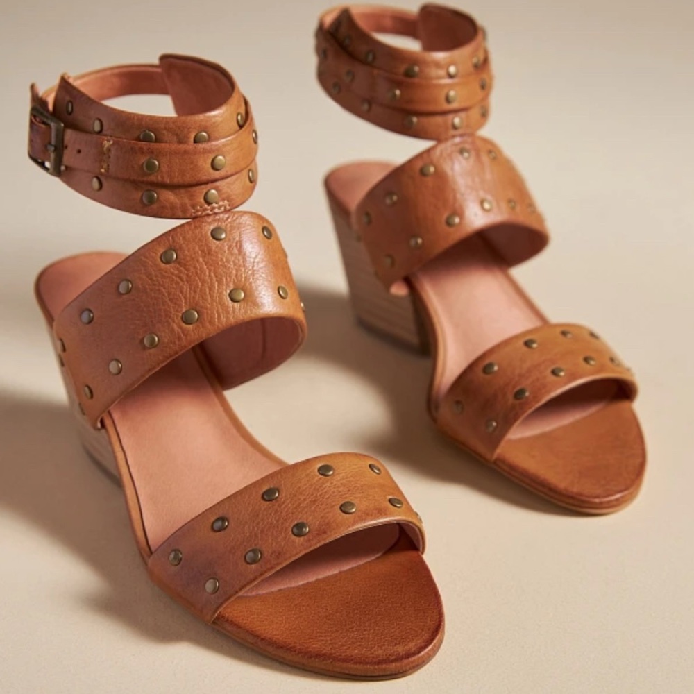Tan Leather Sandals with Wide Straps